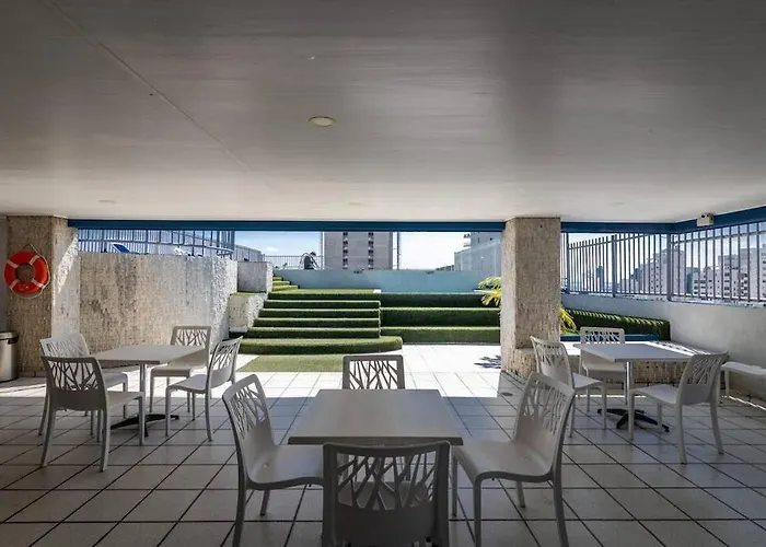 10Mo Piso, Piscina, Jacuzzi Y A Pasos De La Playa