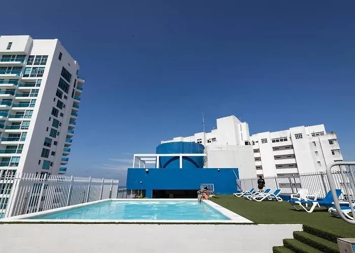 10Mo Piso, Piscina, Jacuzzi Y A Pasos De La Playa